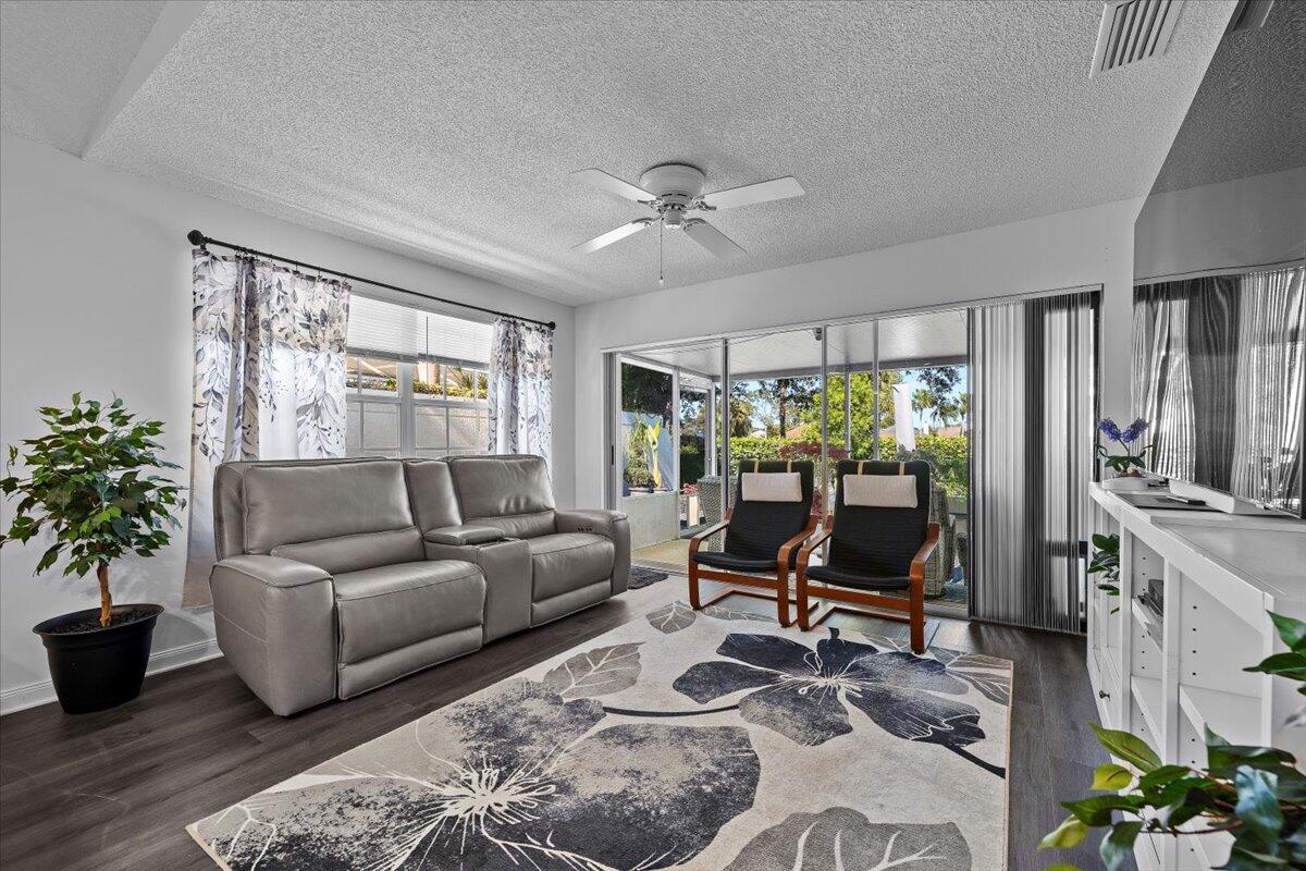 205 Brier Jupiter, FL 33458