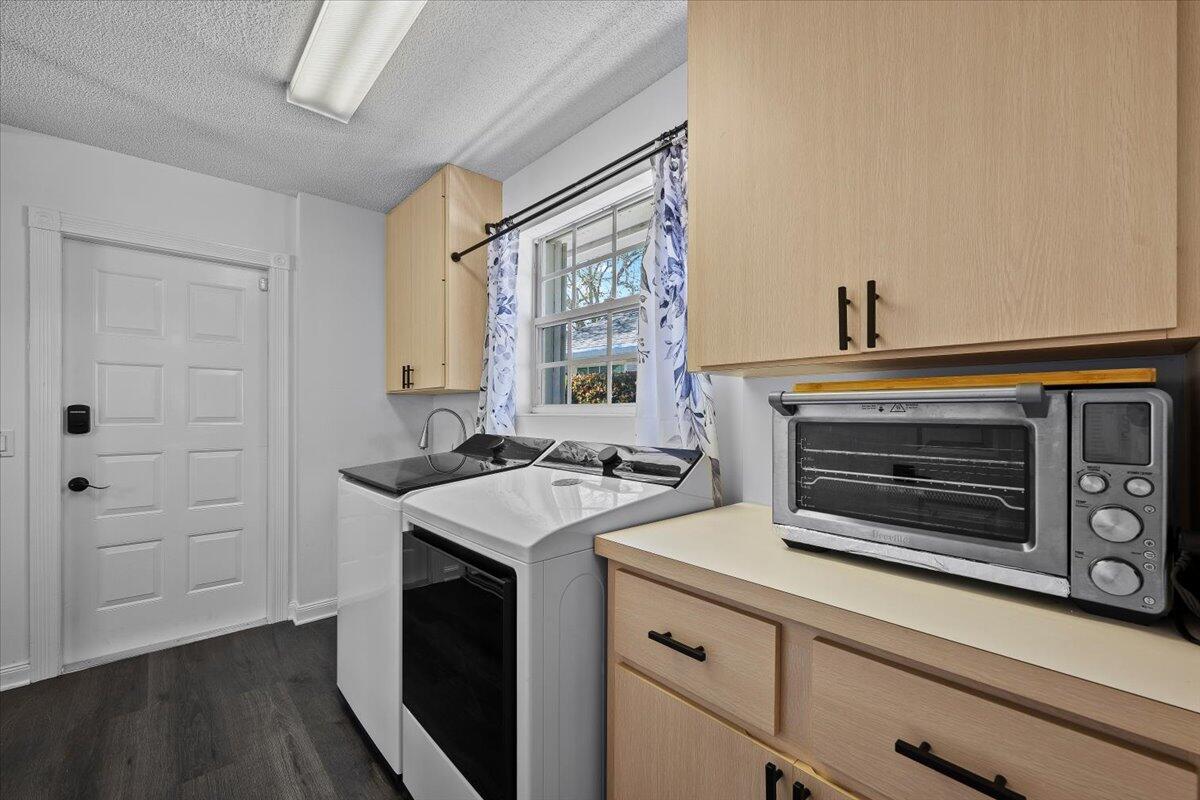 205 Brier Jupiter, FL 33458