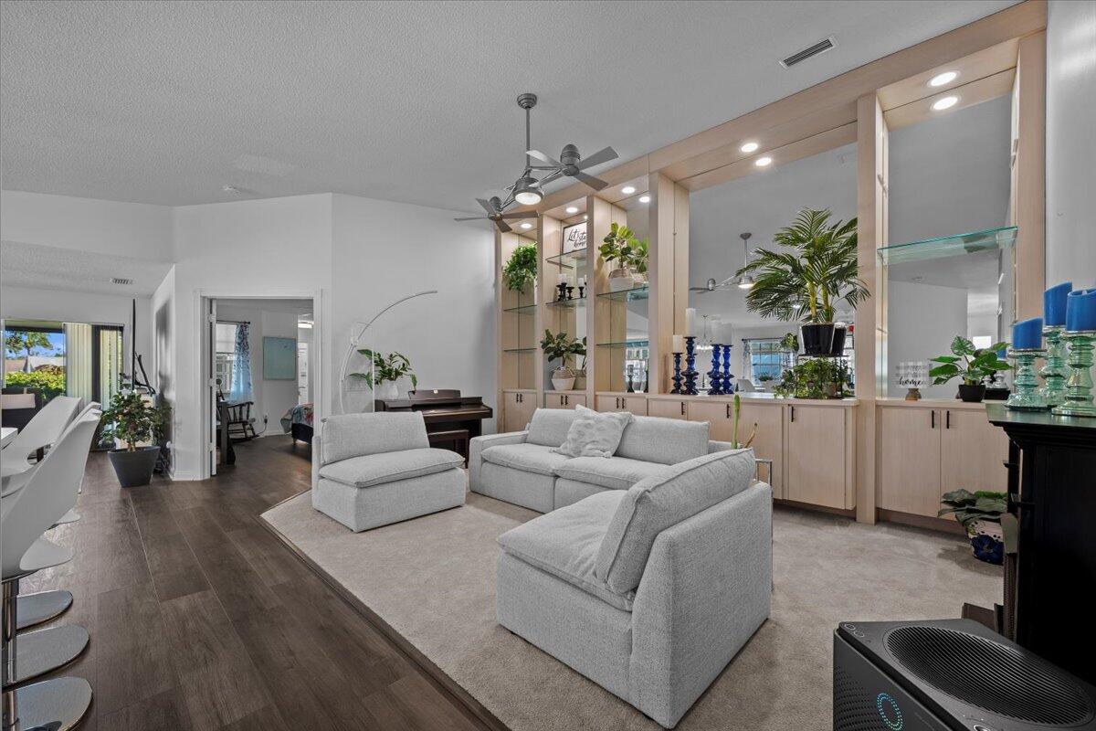 205 Brier Jupiter, FL 33458