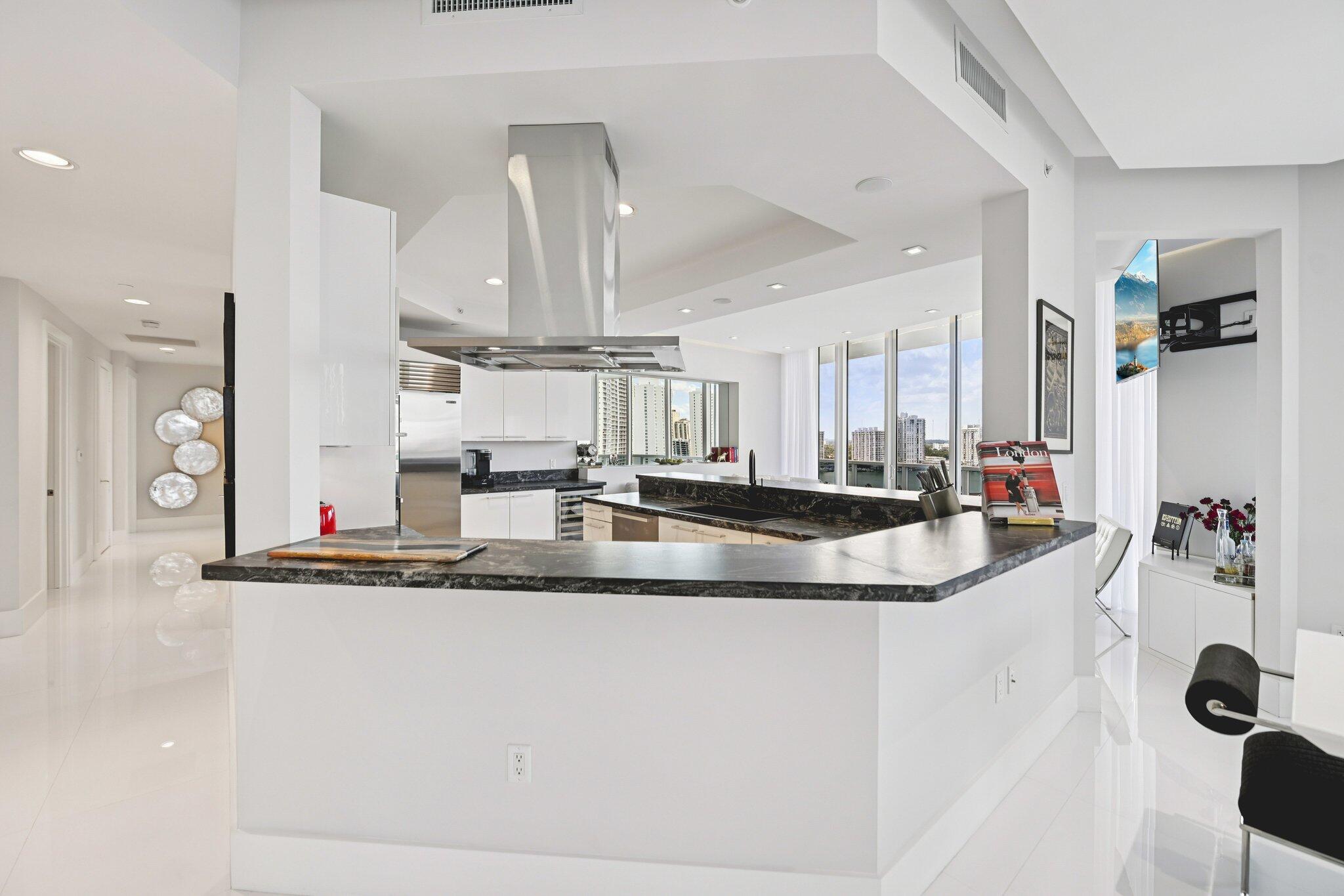 4100 Island #1204 Aventura, FL 33160