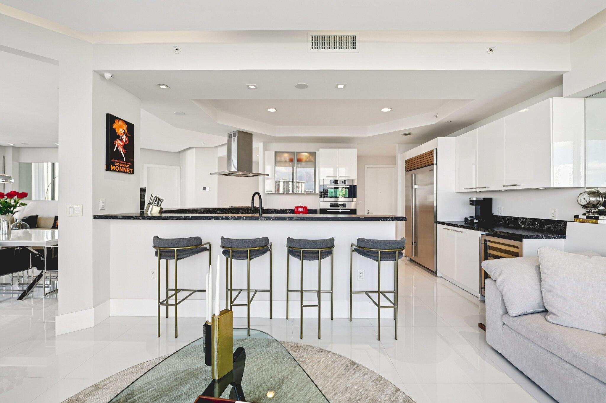 4100 Island #1204 Aventura, FL 33160