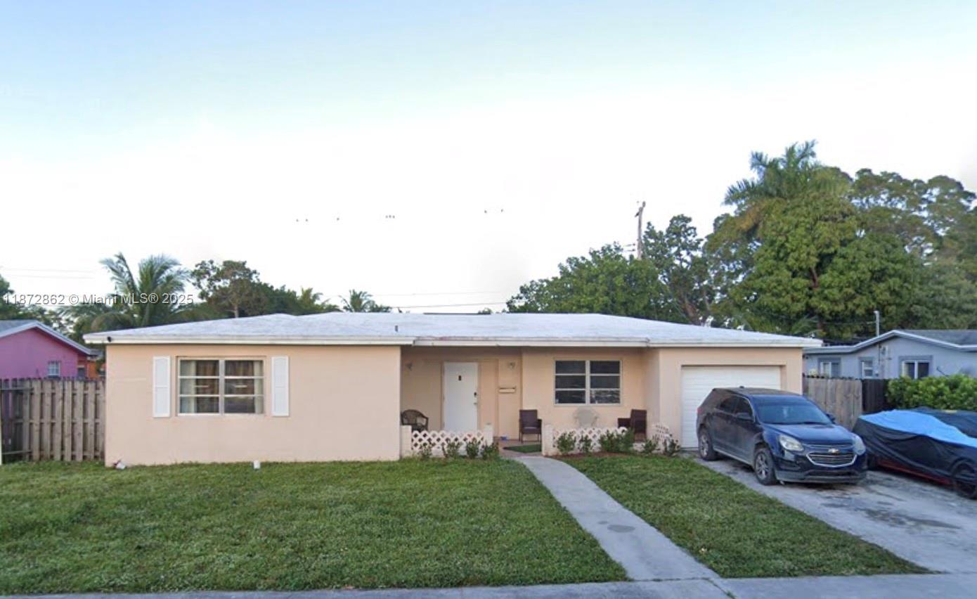 4361 NW 35th Ter