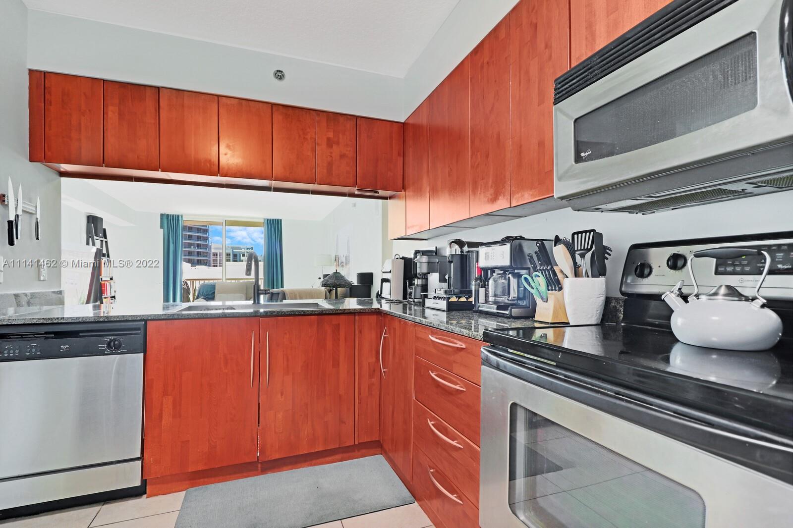image The Club at Brickell Bay10