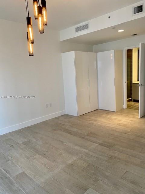 1010 Brickell Ave #4801 Miami, FL 33131