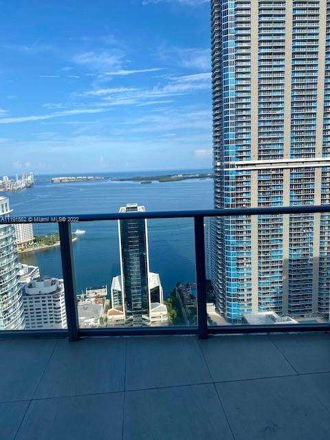 1010 Brickell Ave #4801 Miami, FL 33131