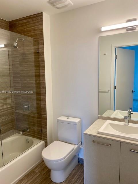 1010 Brickell Ave #4801 Miami, FL 33131