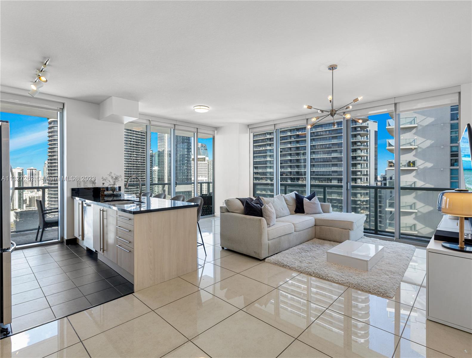 1111 SW 1st Ave #UPH4020- Miami, FL 33130