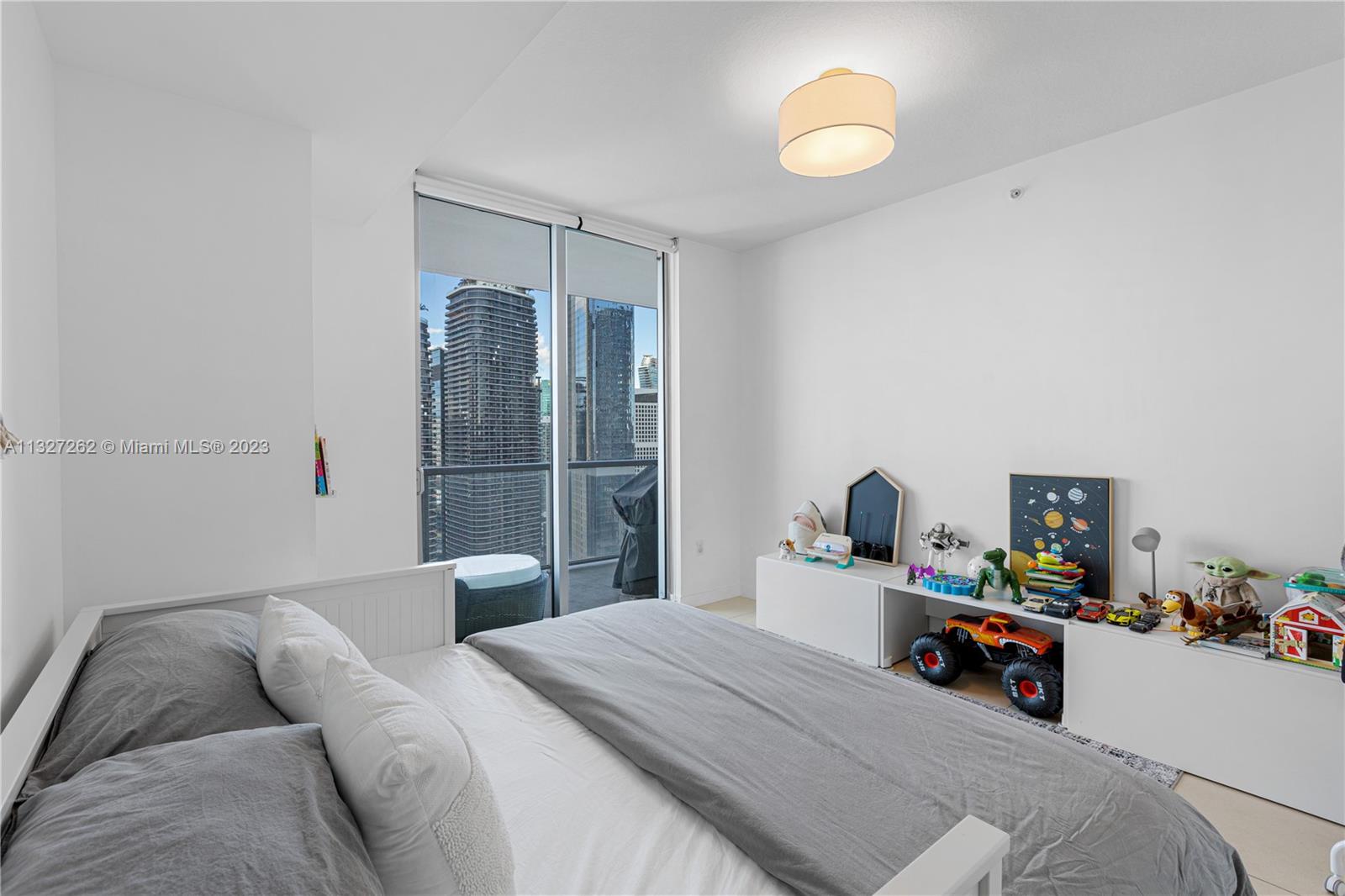 1111 SW 1st Ave #UPH4020- Miami, FL 33130