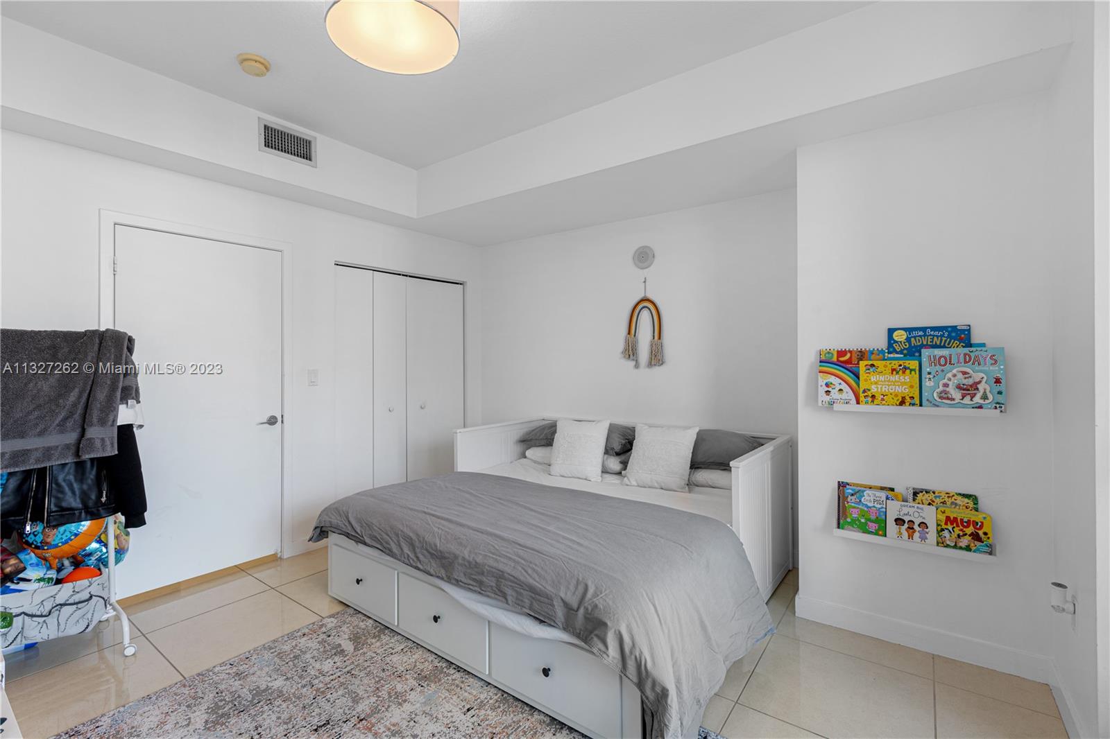 1111 SW 1st Ave #UPH4020- Miami, FL 33130