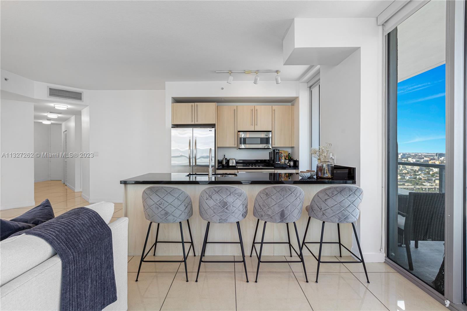 1111 SW 1st Ave #UPH4020- Miami, FL 33130