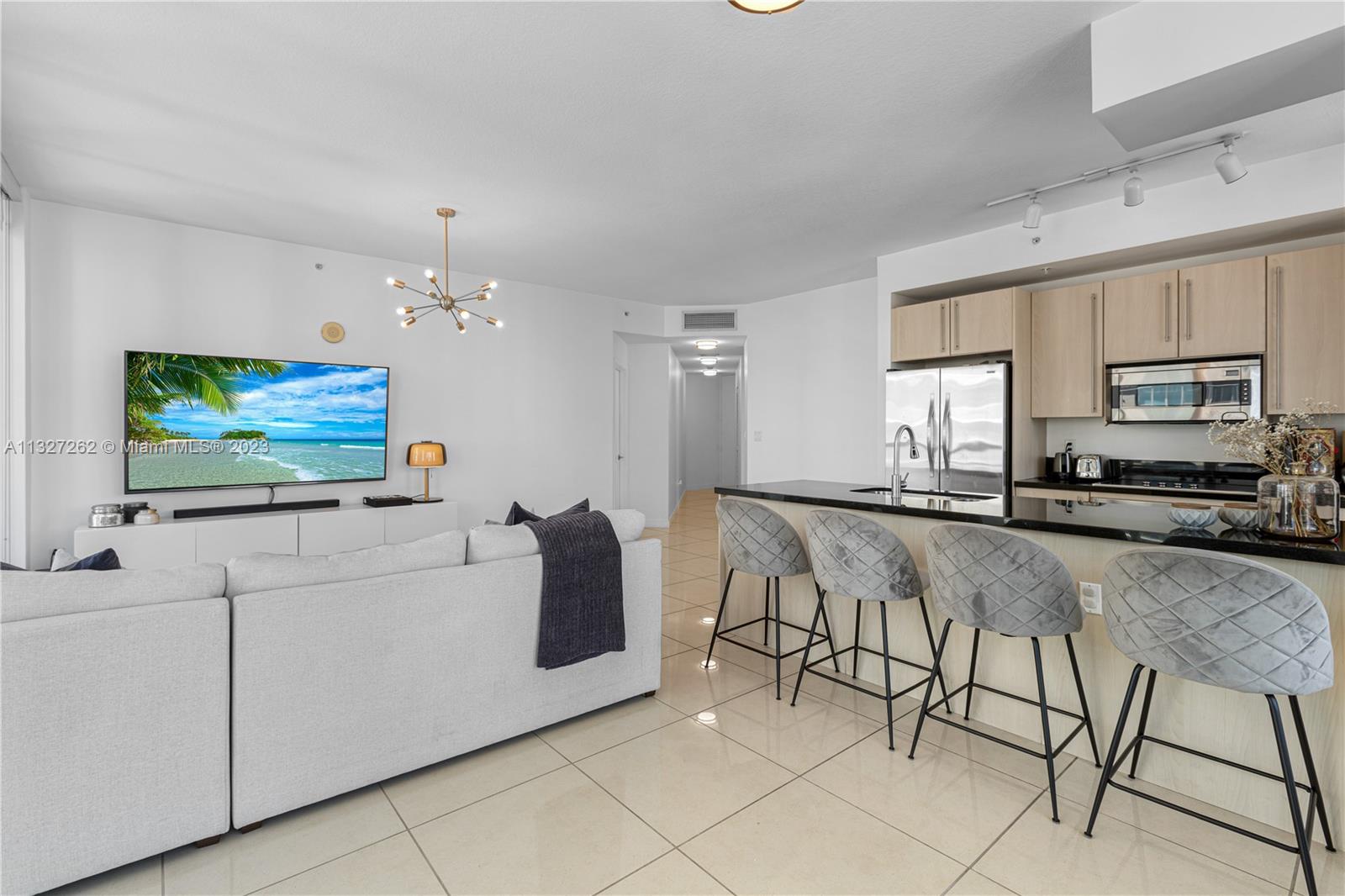 1111 SW 1st Ave #UPH4020- Miami, FL 33130