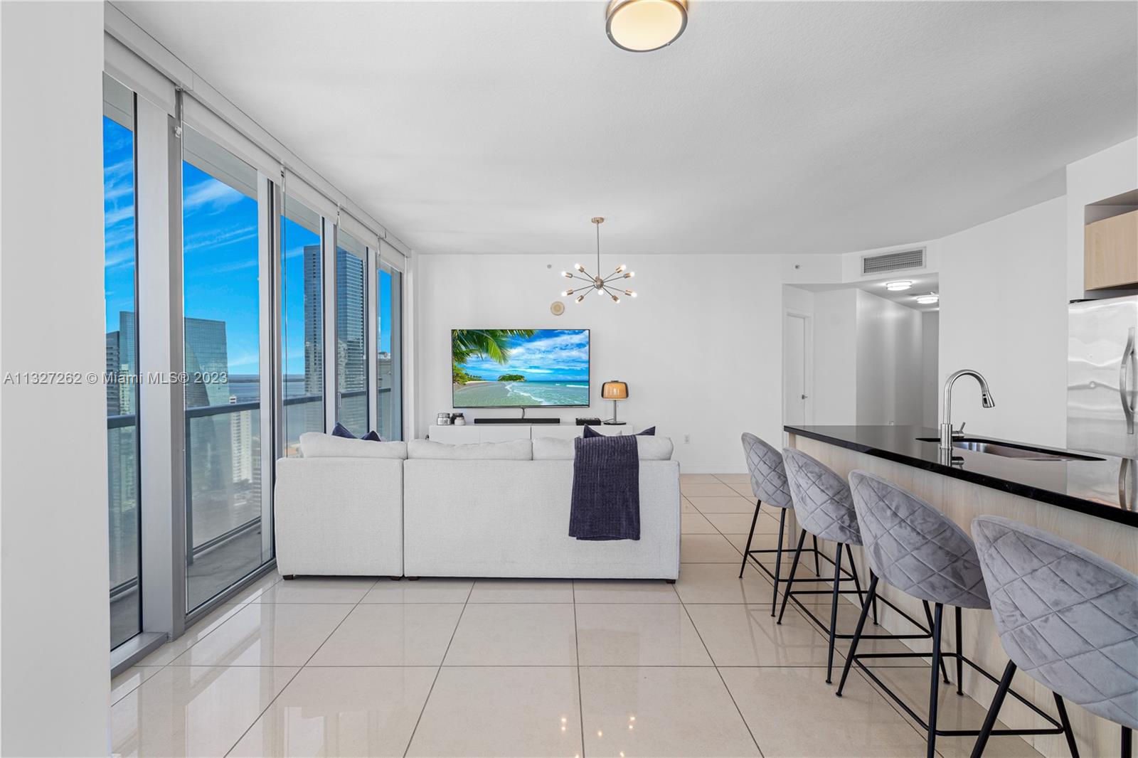 1111 SW 1st Ave #UPH4020- Miami, FL 33130