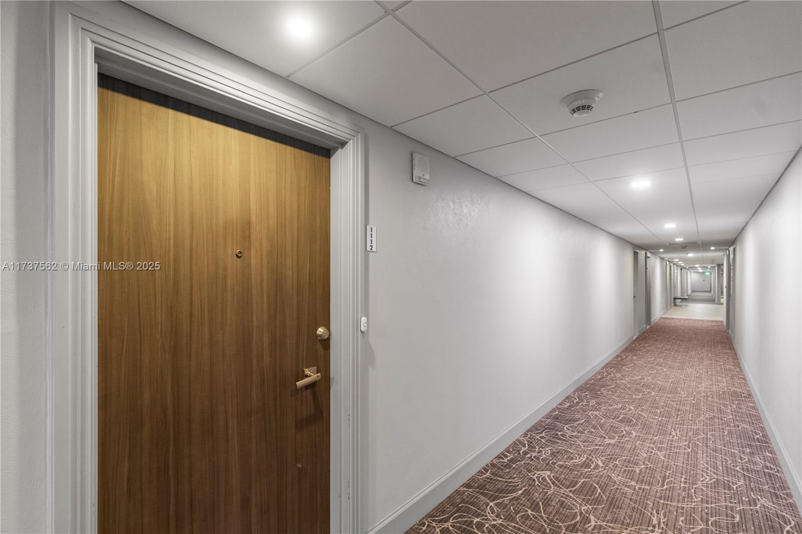 300 Bayview Dr #1112,Sunny Isles Beach, FL 33160