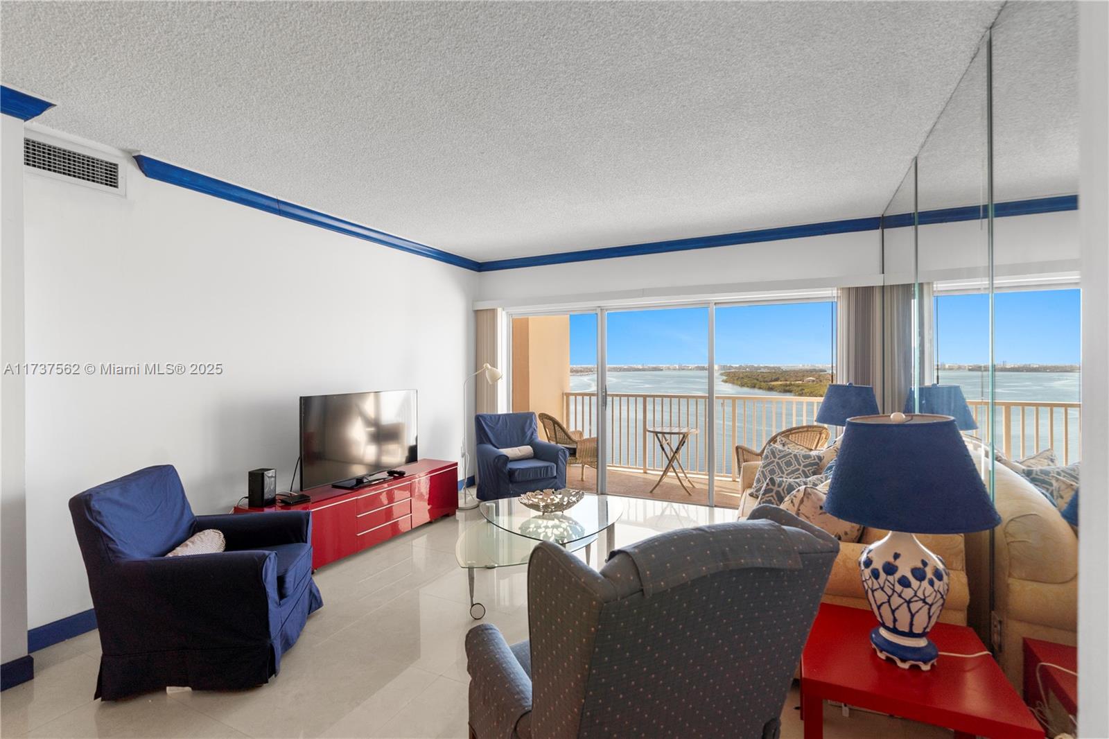 300 Bayview Dr #1112,Sunny Isles Beach, FL 33160