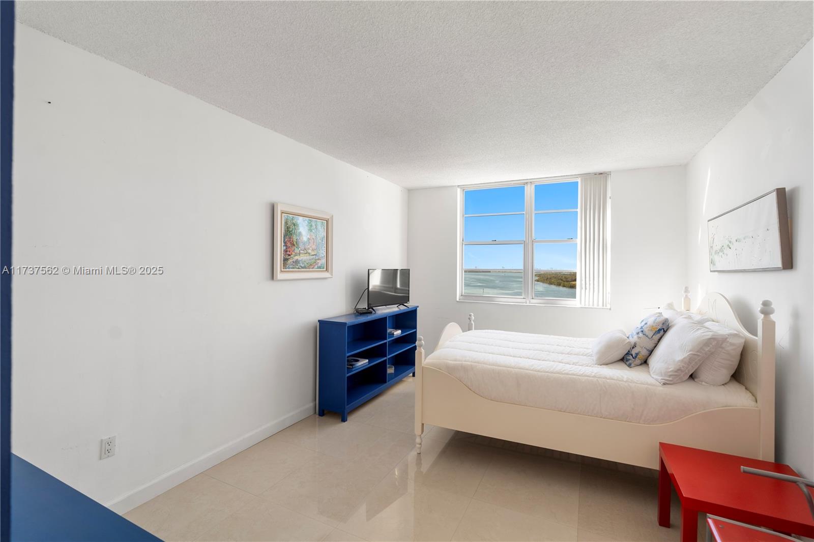 300 Bayview Dr #1112,Sunny Isles Beach, FL 33160