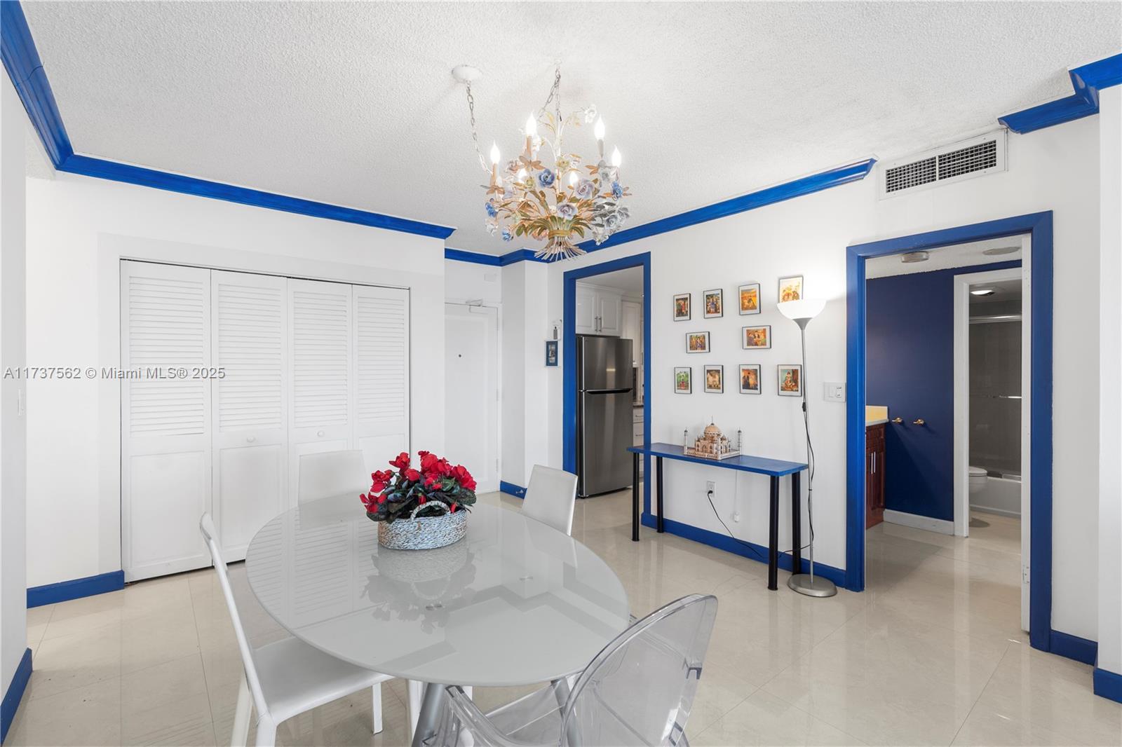 300 Bayview Dr #1112,Sunny Isles Beach, FL 33160