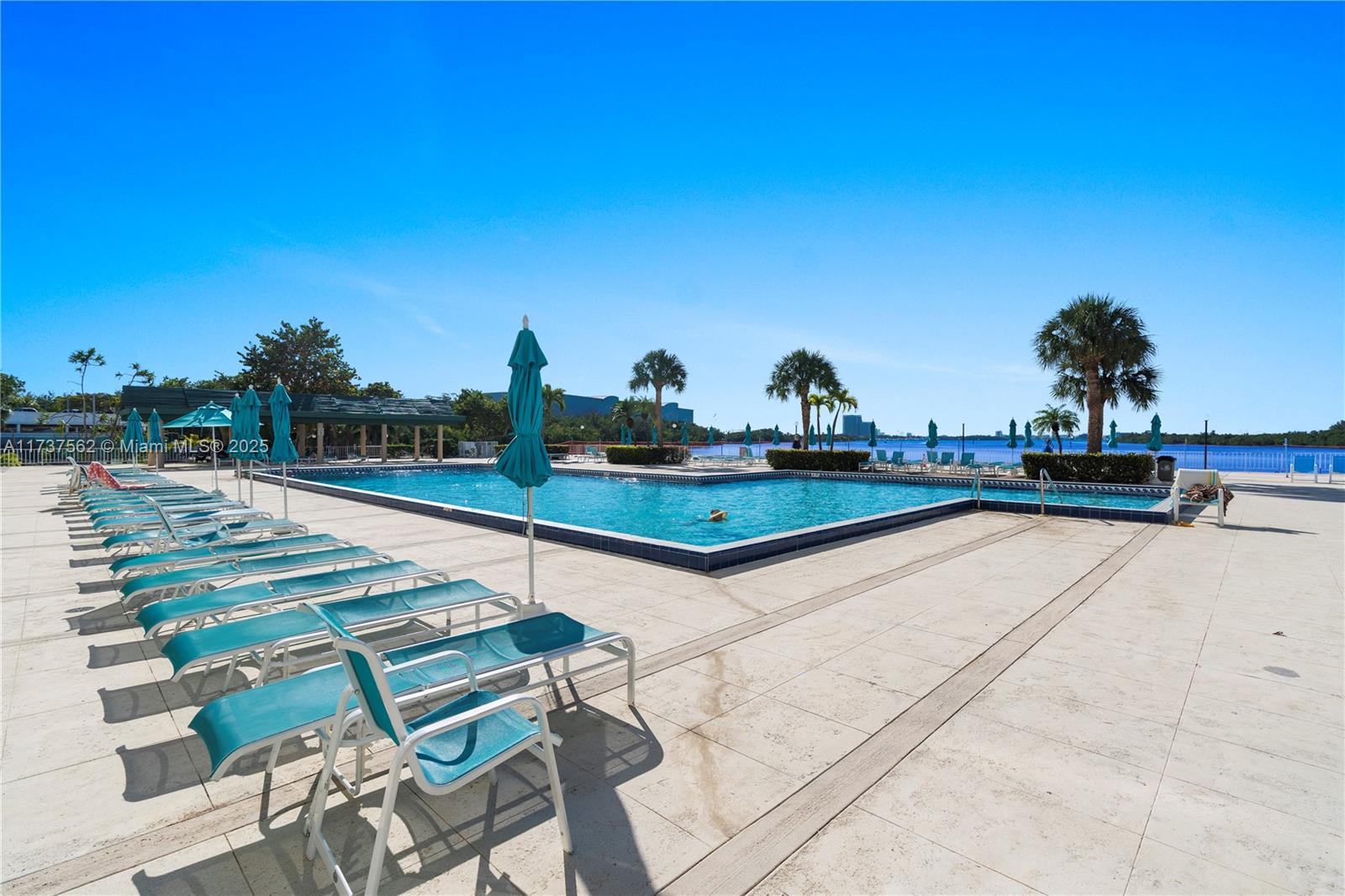 300 Bayview Dr #1112,Sunny Isles Beach, FL 33160