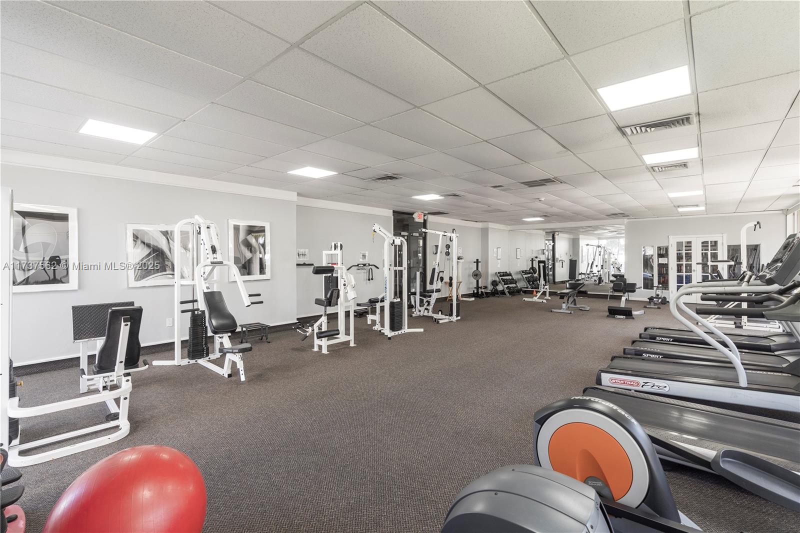 300 Bayview Dr #1112,Sunny Isles Beach, FL 33160