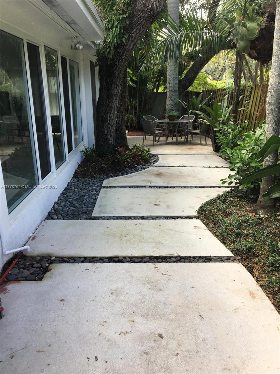 701 SW 9th Ave Fort Lauderdale, FL 33315