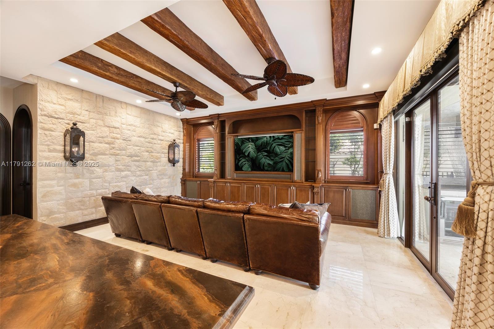 6016 Leonardo St Coral Gables, FL 33146 6016 Leonardo St Coral Gables, FL 33146