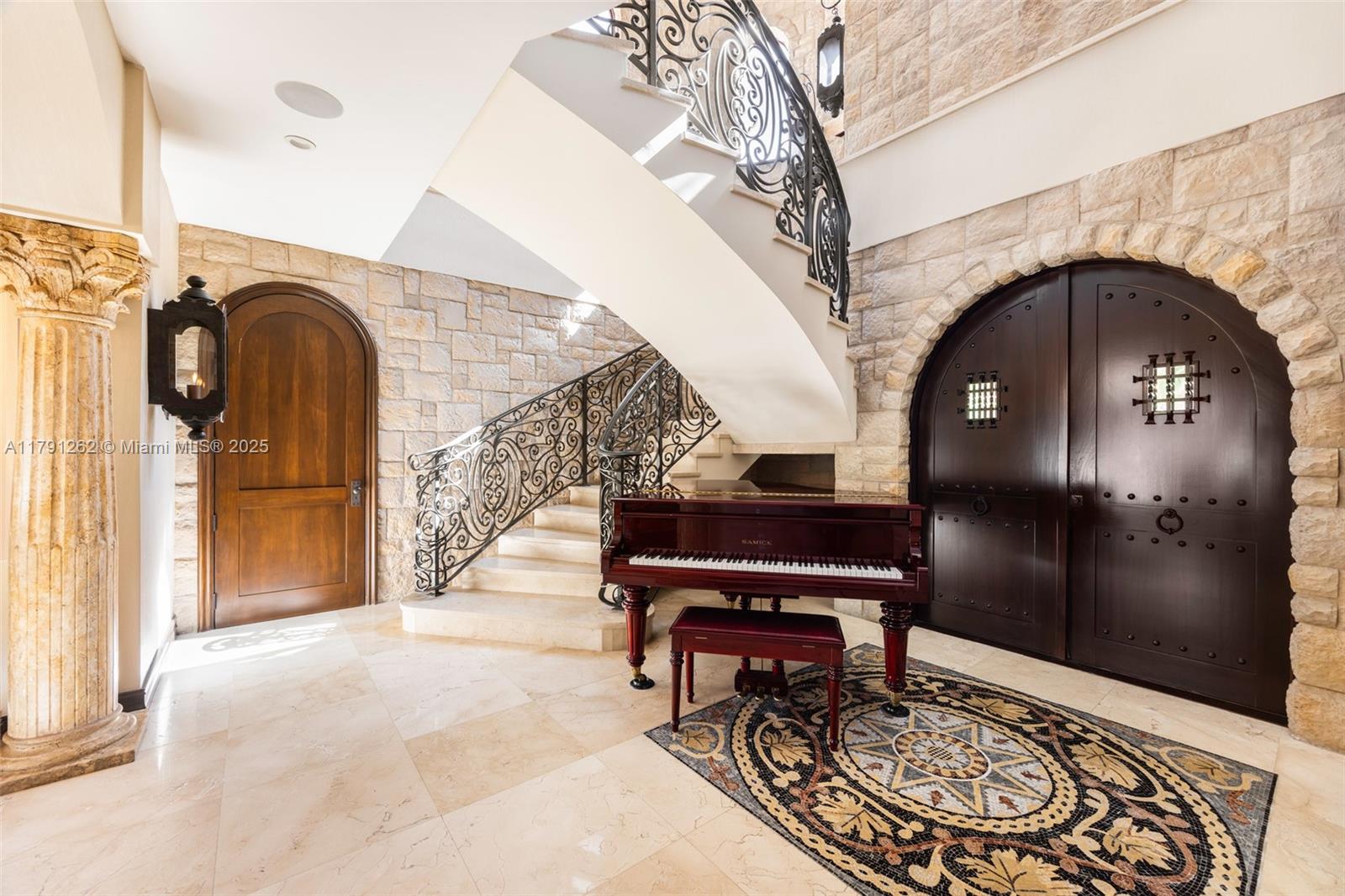 6016 Leonardo St Coral Gables, FL 33146 6016 Leonardo St Coral Gables, FL 33146