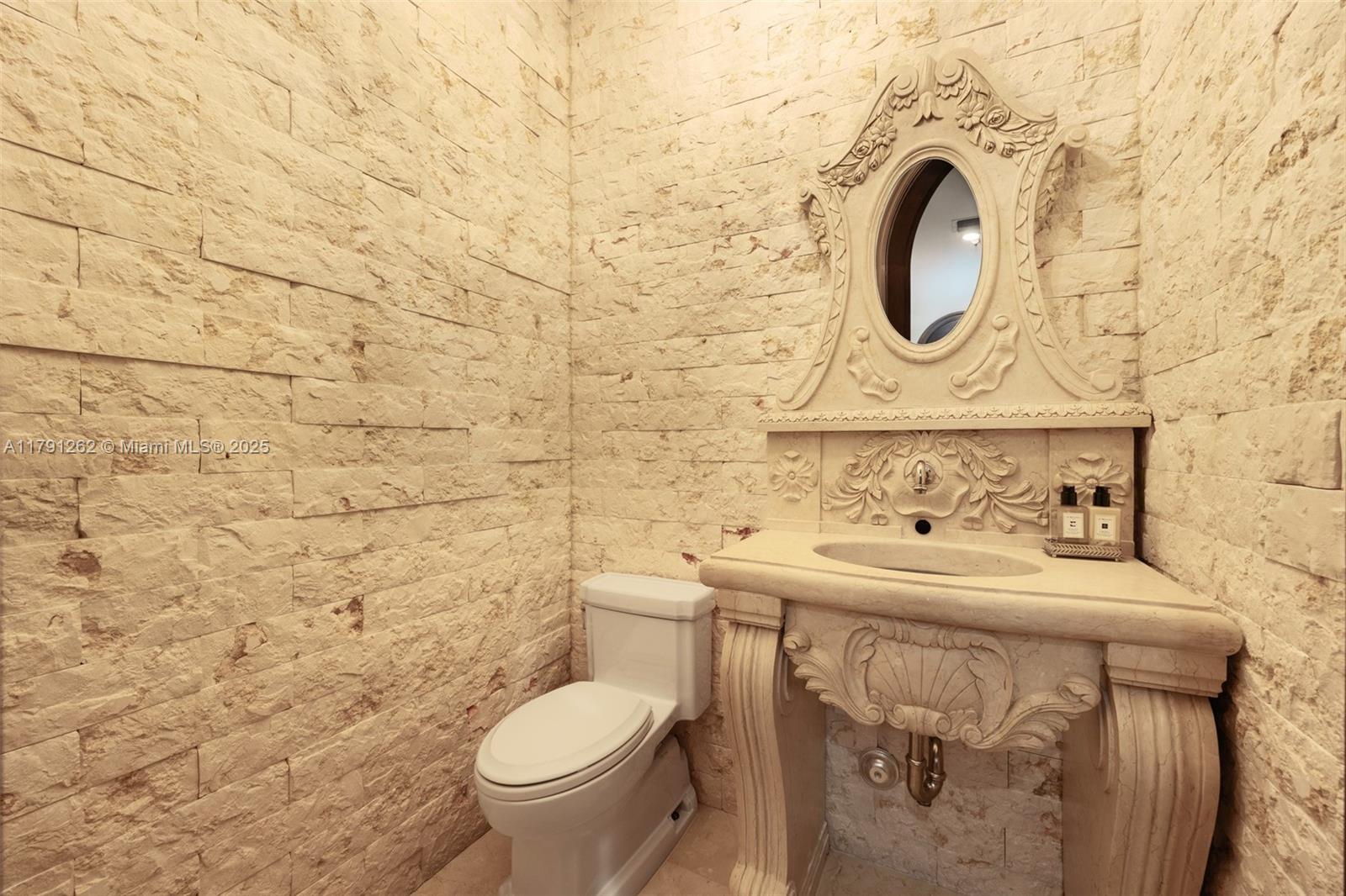 6016 Leonardo St Coral Gables, FL 33146 6016 Leonardo St Coral Gables, FL 33146