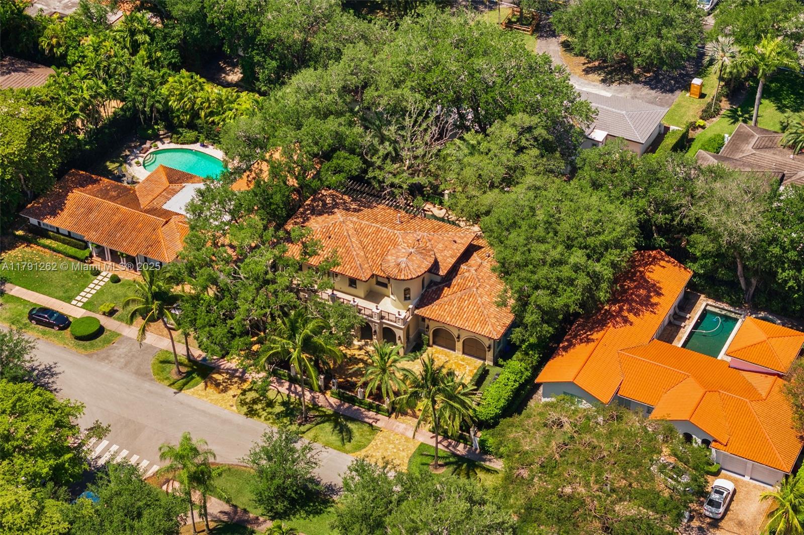 6016 Leonardo St Coral Gables, FL 33146 6016 Leonardo St Coral Gables, FL 33146