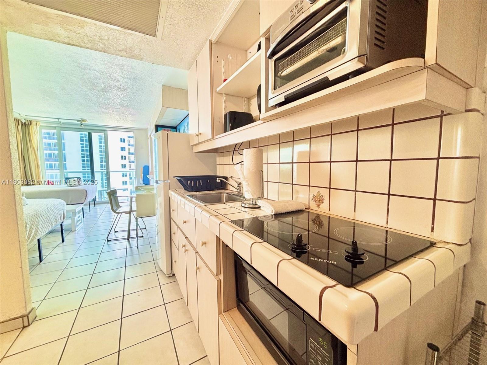19201 Collins Ave #606,Sunny Isles Beach, FL 33160