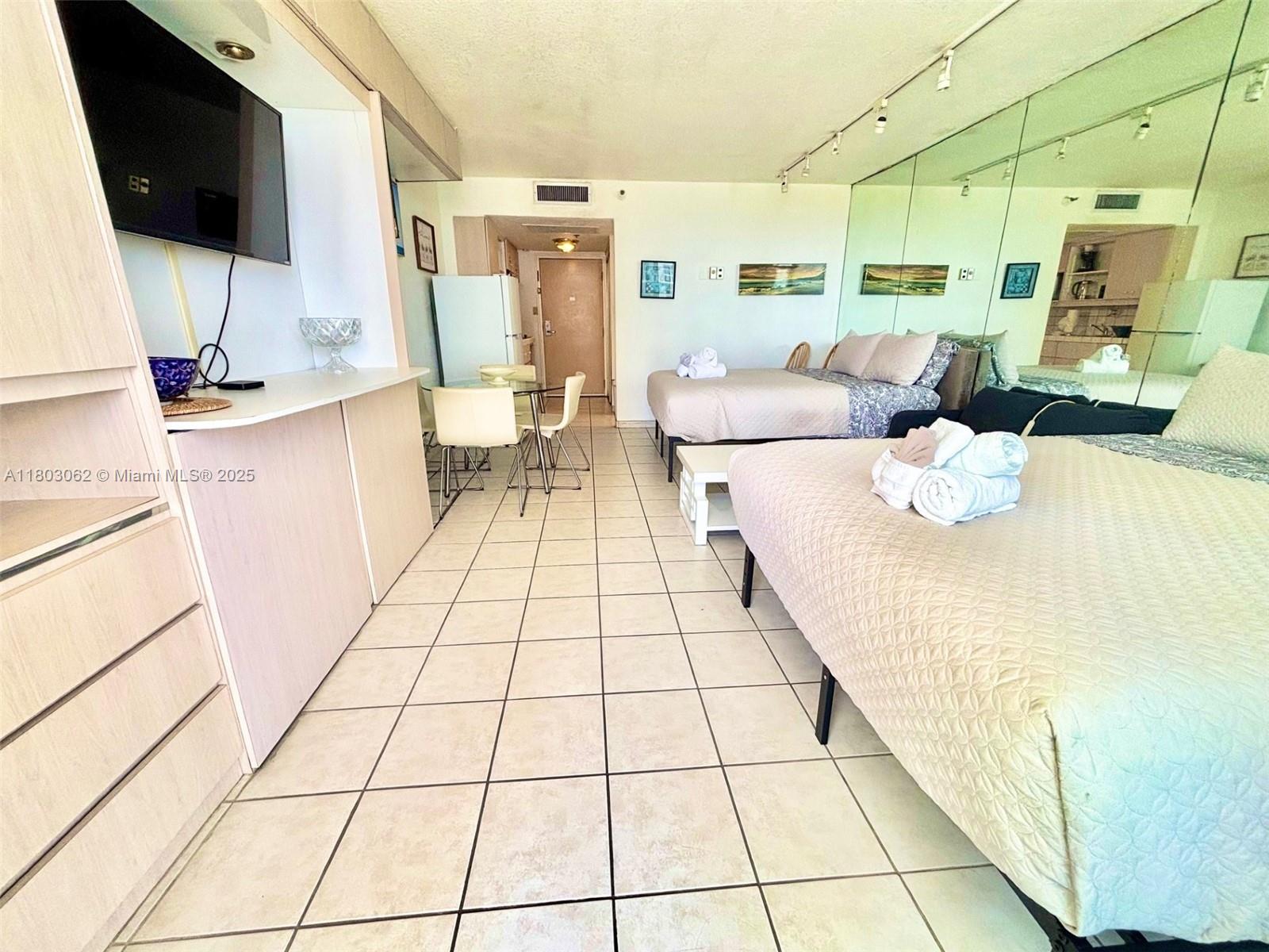 19201 Collins Ave #606,Sunny Isles Beach, FL 33160