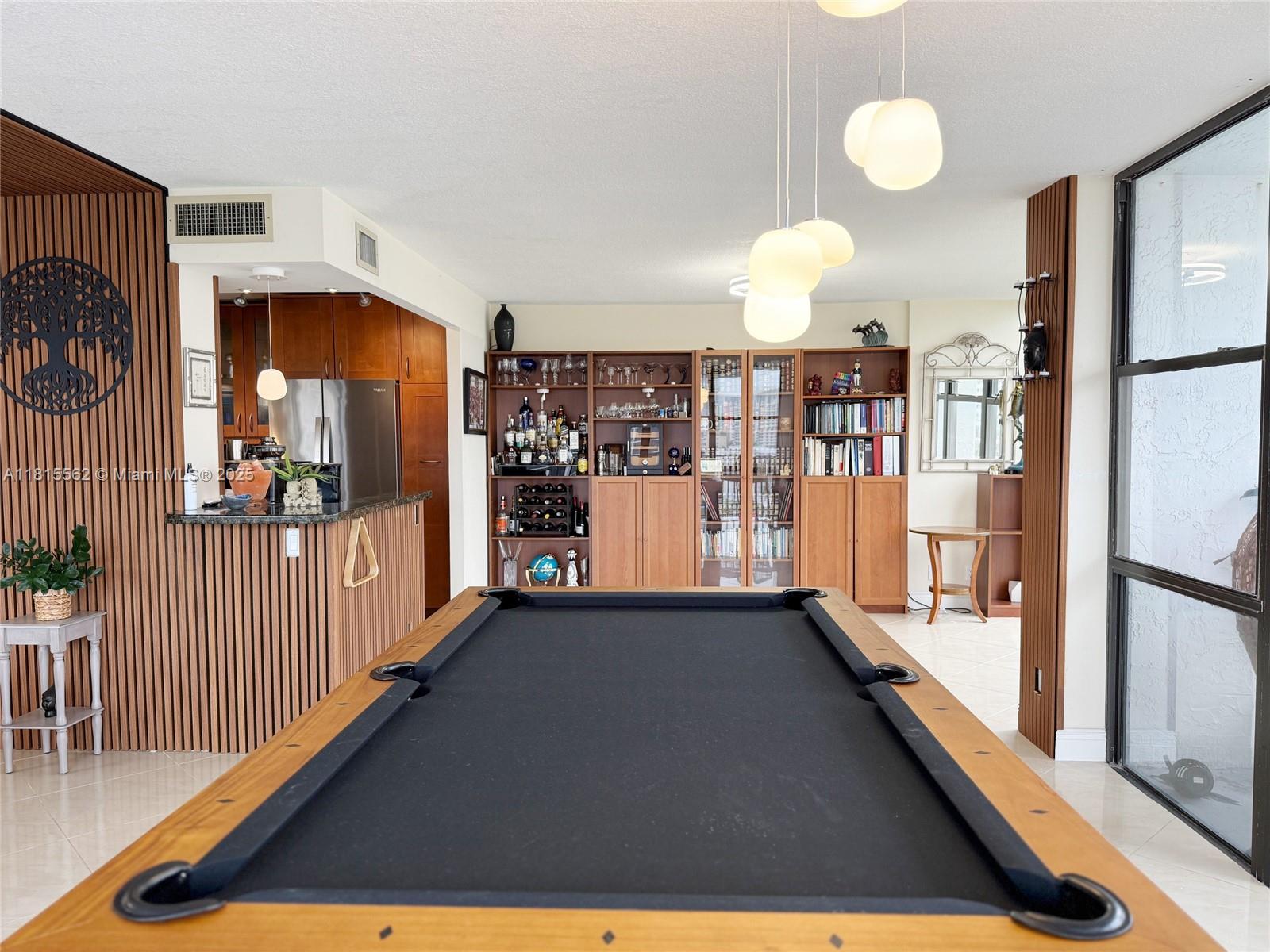 800 Parkview Dr #820,Hallandale Beach, FL 33009