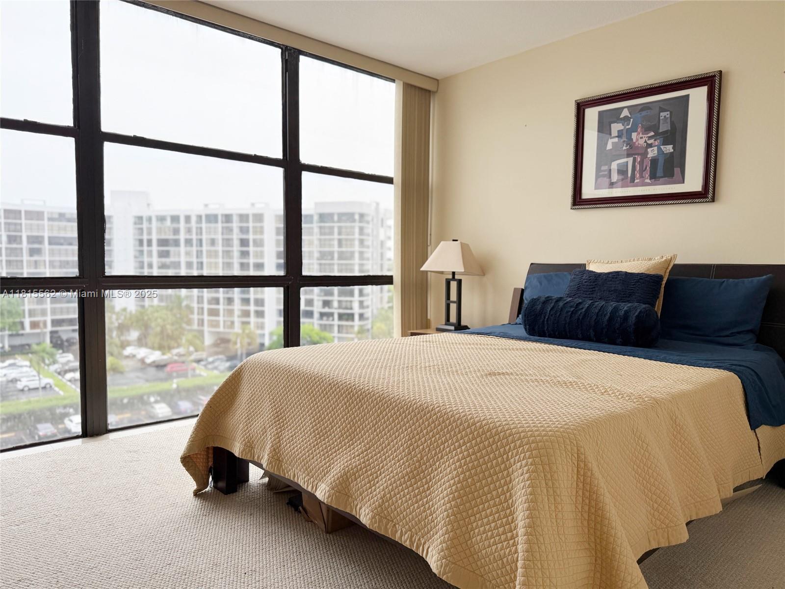 800 Parkview Dr #820,Hallandale Beach, FL 33009