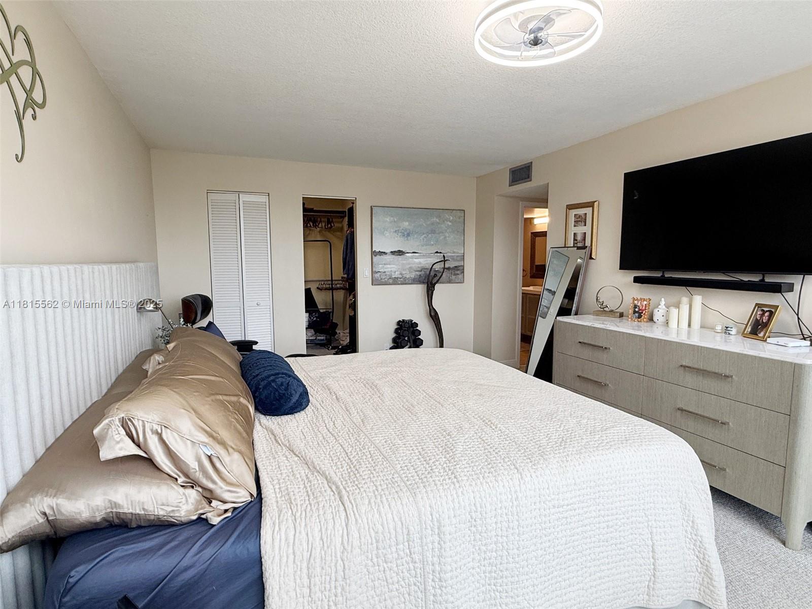 800 Parkview Dr #820,Hallandale Beach, FL 33009