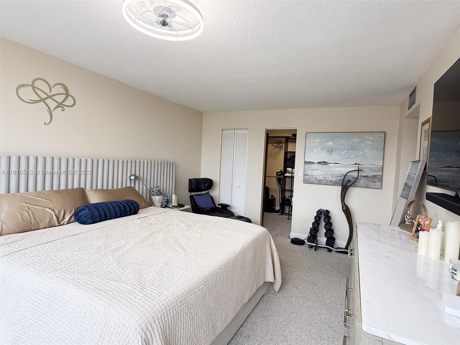 800 Parkview Dr #820,Hallandale Beach, FL 33009