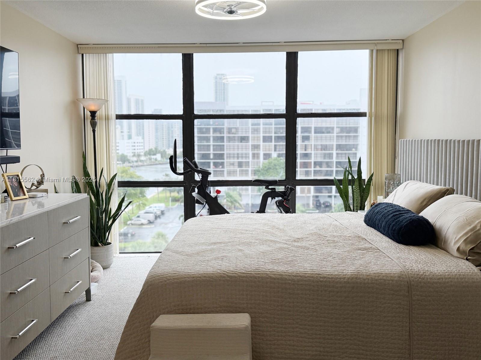 800 Parkview Dr #820,Hallandale Beach, FL 33009