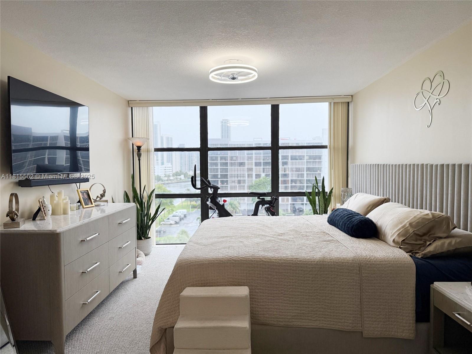 800 Parkview Dr #820,Hallandale Beach, FL 33009