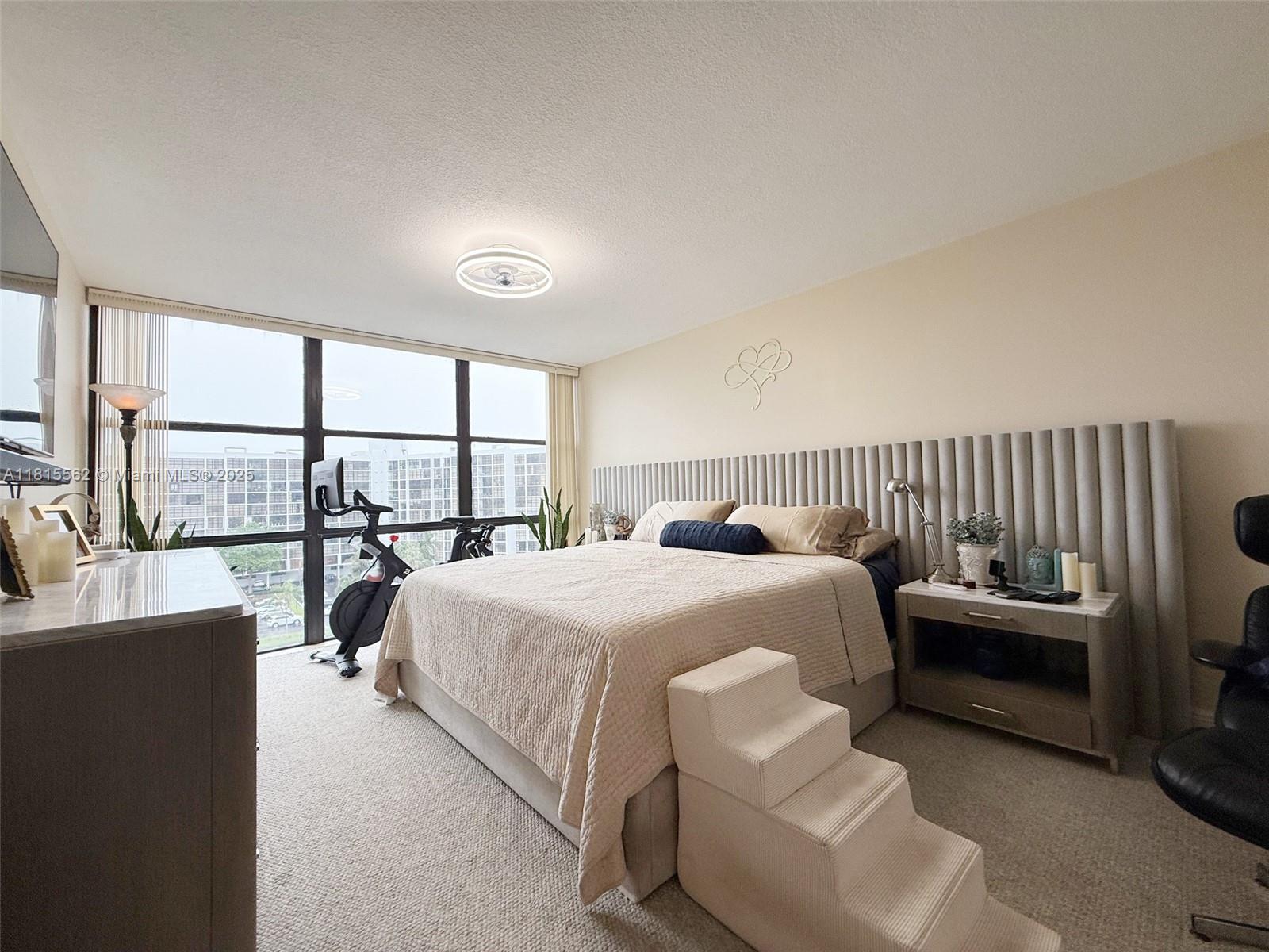 800 Parkview Dr #820,Hallandale Beach, FL 33009