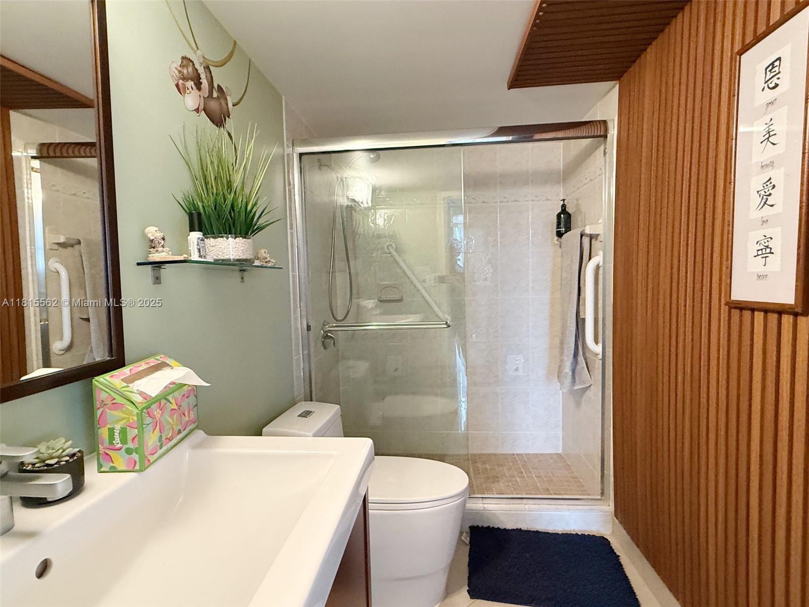 800 Parkview Dr #820,Hallandale Beach, FL 33009