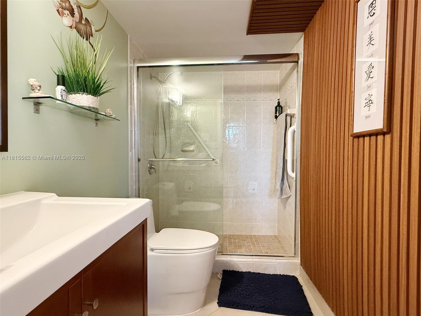 800 Parkview Dr #820,Hallandale Beach, FL 33009