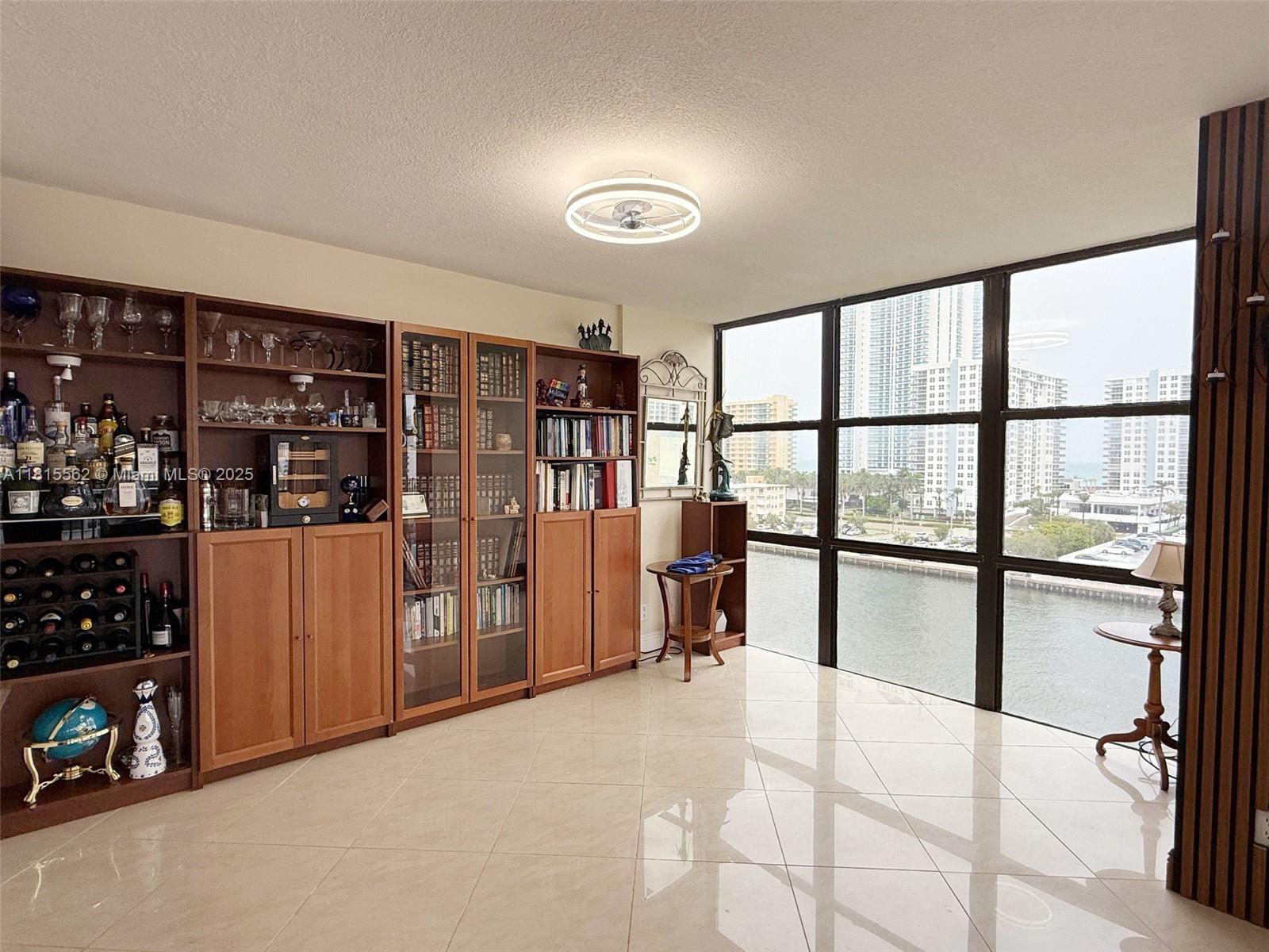 800 Parkview Dr #820,Hallandale Beach, FL 33009