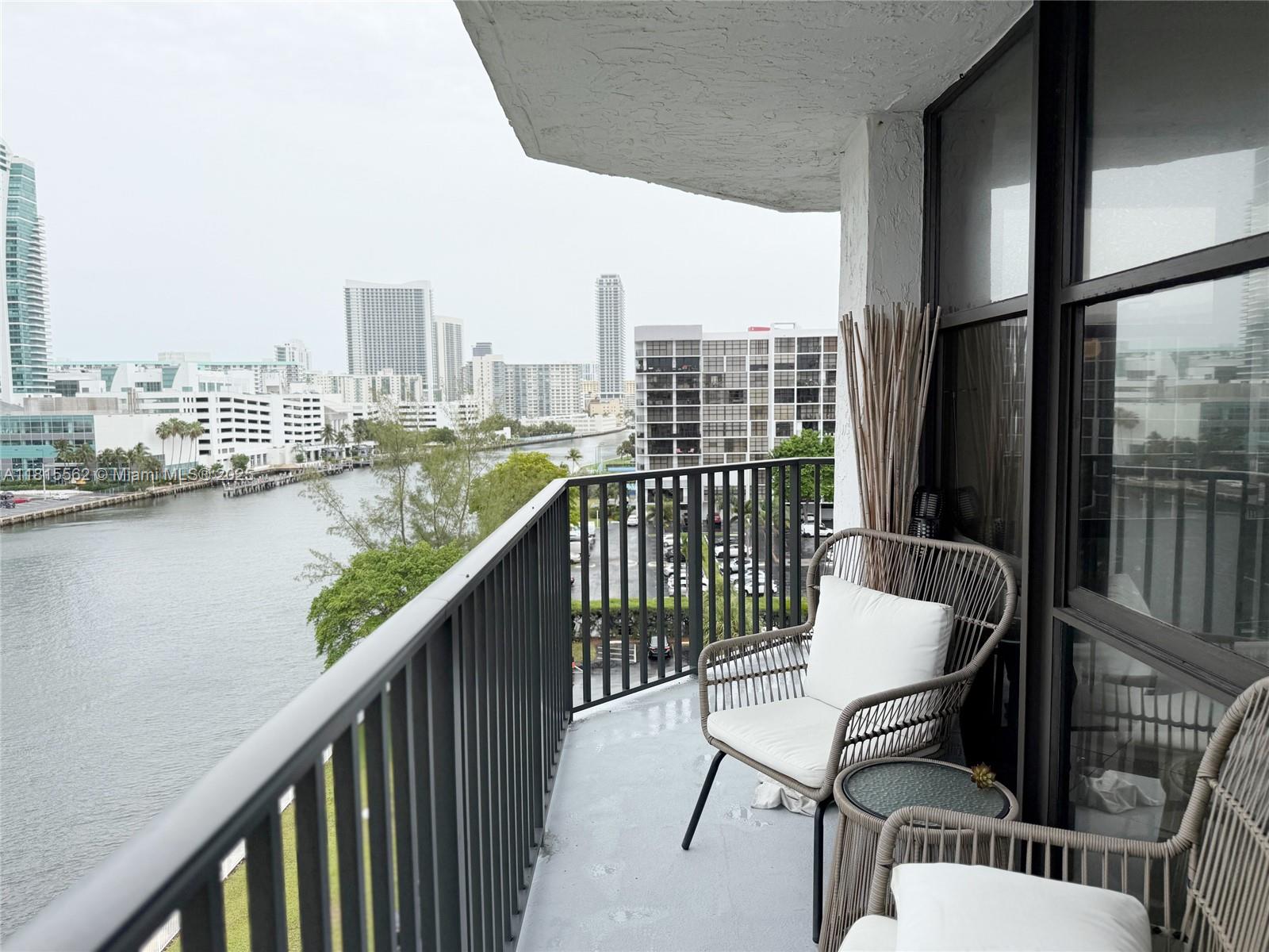 800 Parkview Dr #820,Hallandale Beach, FL 33009