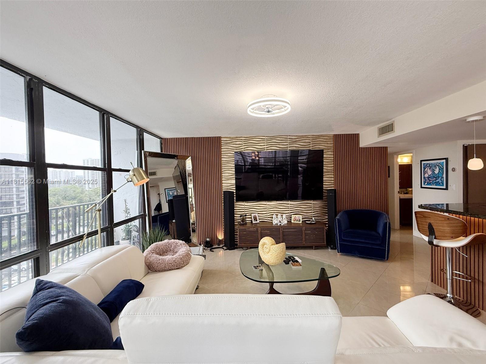 800 Parkview Dr #820,Hallandale Beach, FL 33009