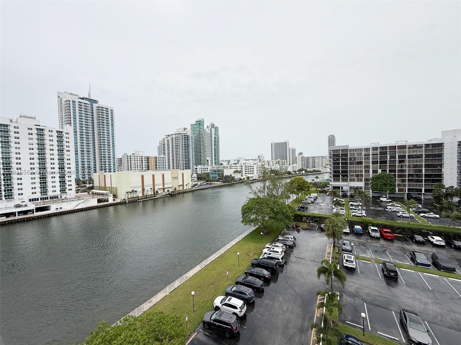 800 Parkview Dr #820,Hallandale Beach, FL 33009