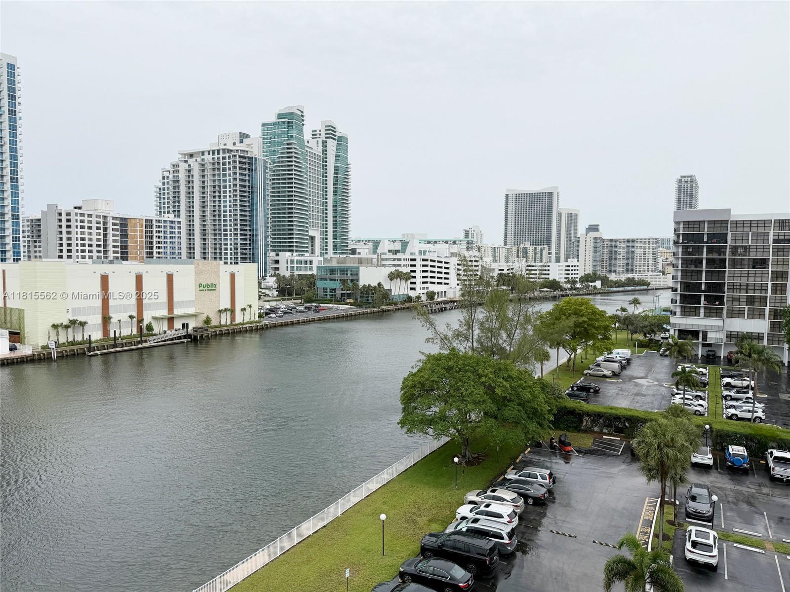 800 Parkview Dr #820,Hallandale Beach, FL 33009