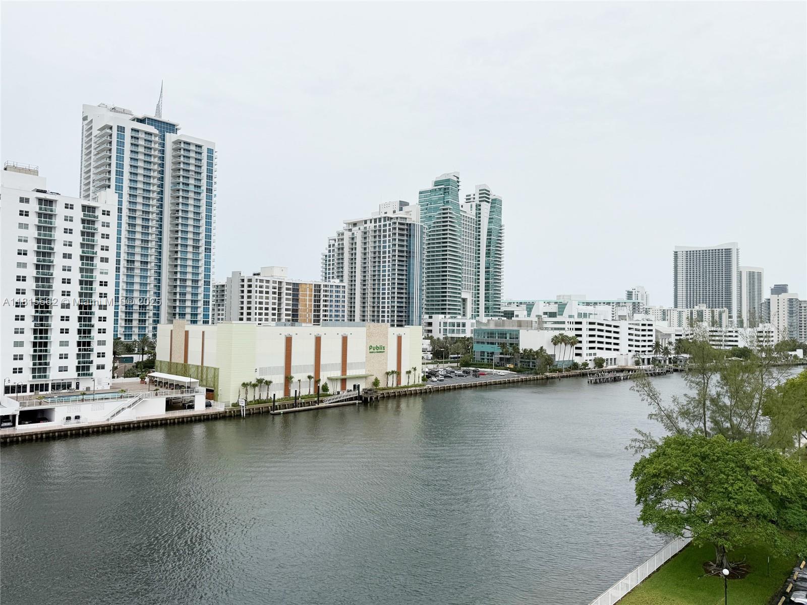 800 Parkview Dr #820,Hallandale Beach, FL 33009