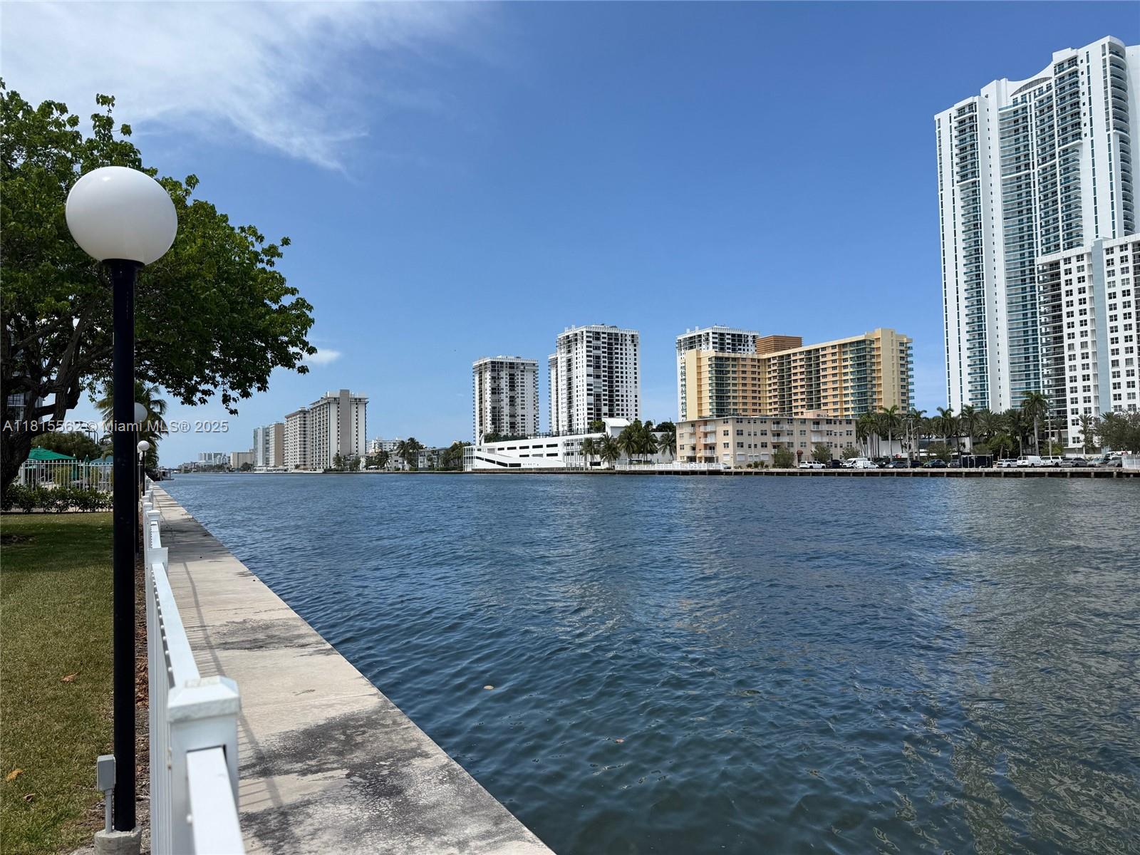 800 Parkview Dr #820,Hallandale Beach, FL 33009