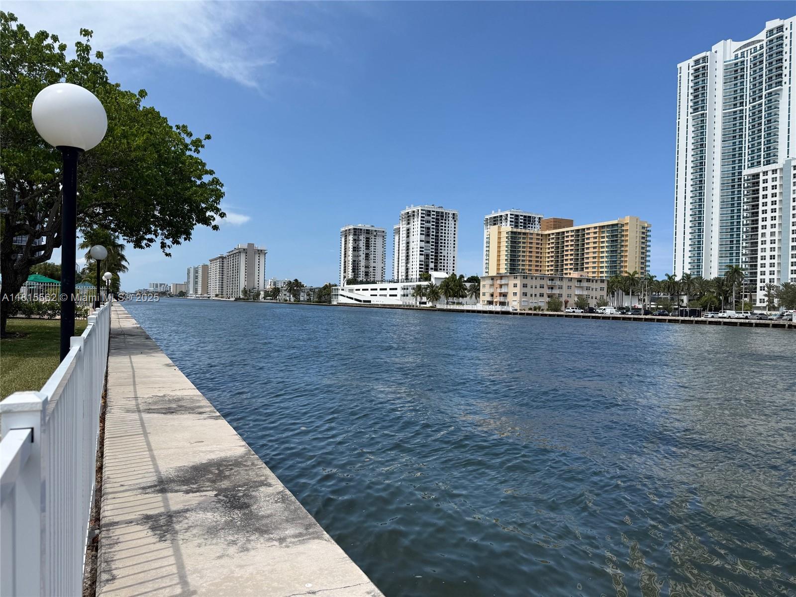 800 Parkview Dr #820,Hallandale Beach, FL 33009