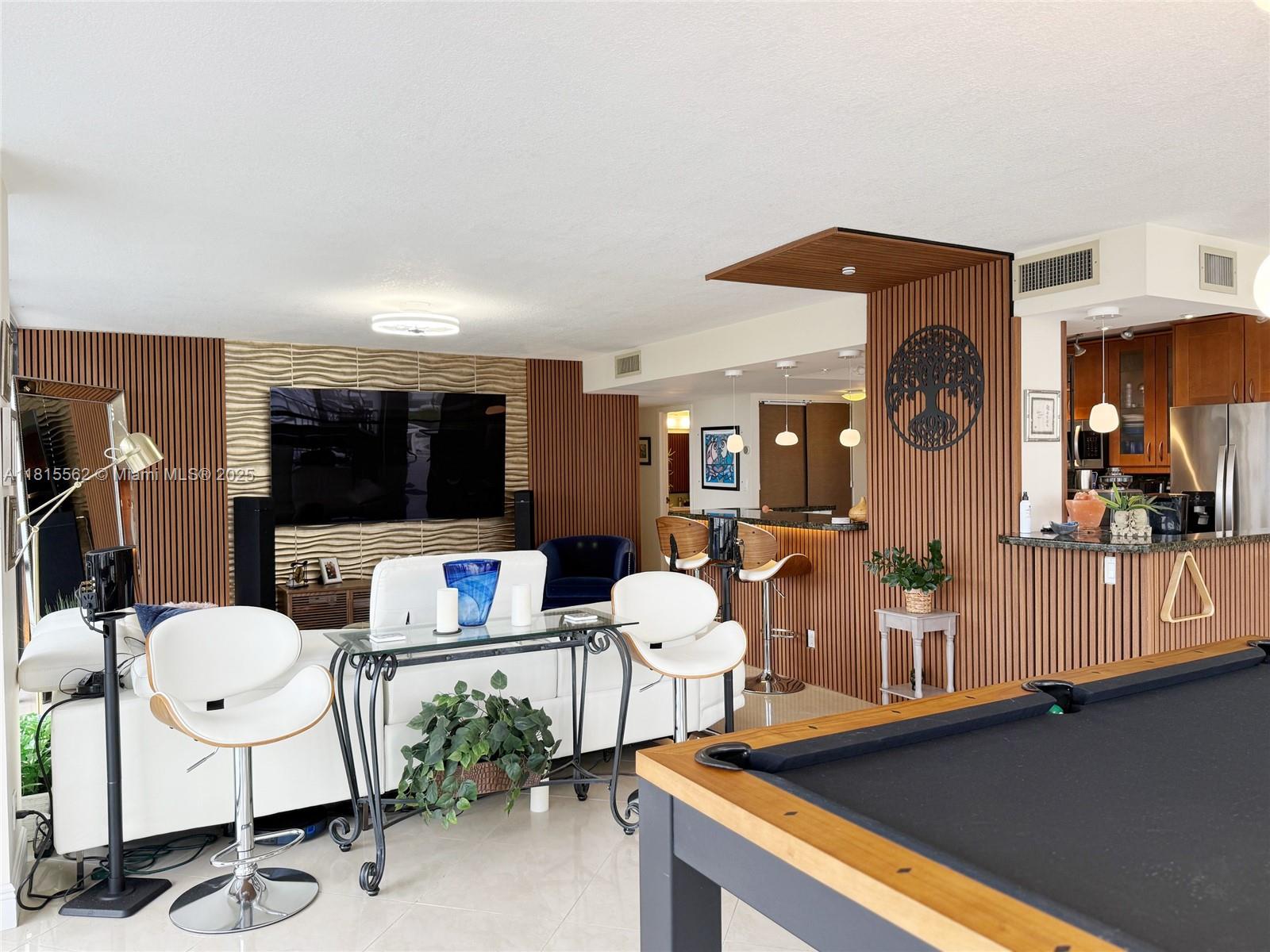 800 Parkview Dr #820,Hallandale Beach, FL 33009