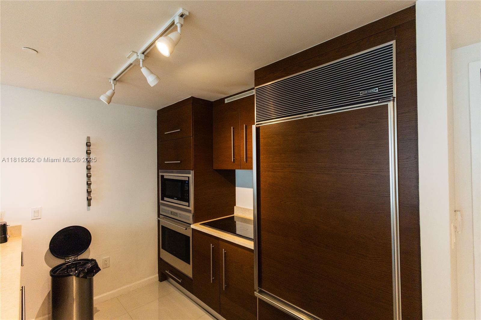 image Icon Brickell9