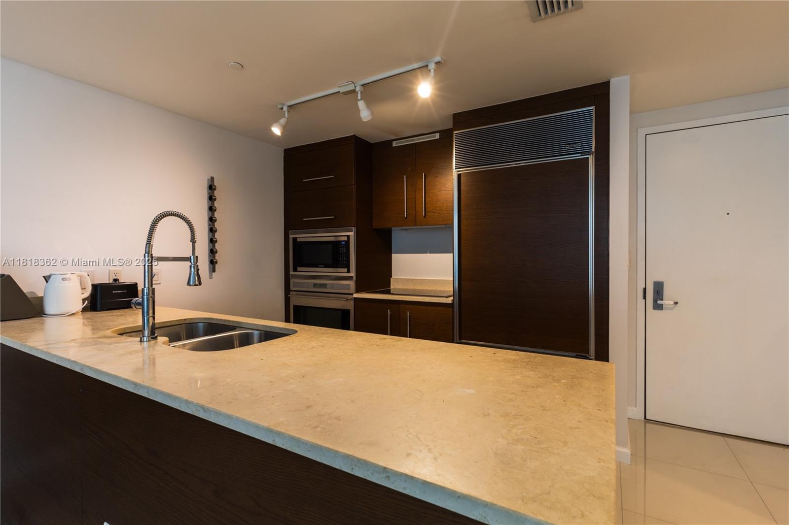 image Icon Brickell8