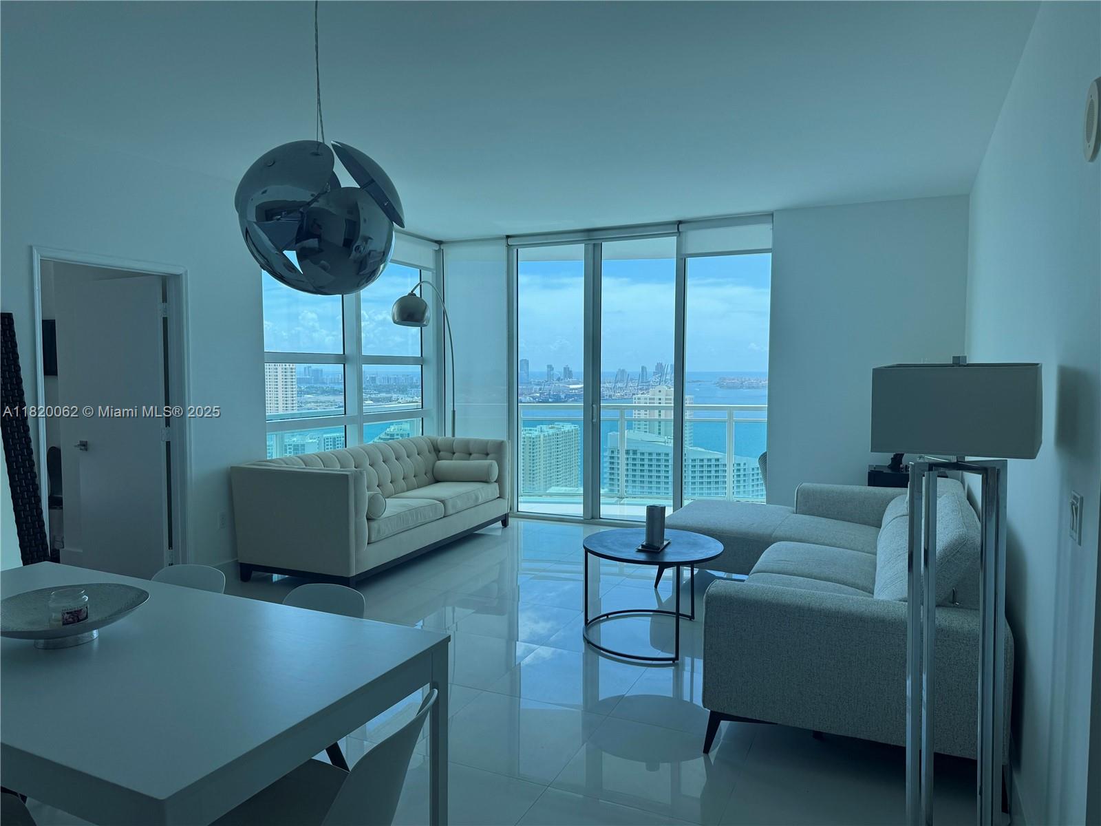 950 Brickell Bay Dr #3710,Miami, FL 33131
